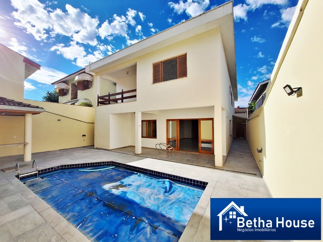 #2670 - Casa para Locação em Santana de Parnaíba - SP