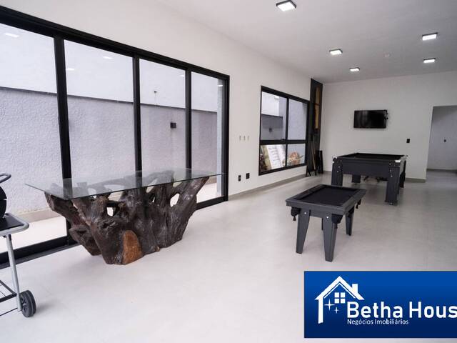 #2674 - Casa para Venda em Santana de Parnaíba - SP