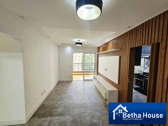 Locação em Jardim Tupanci - Barueri