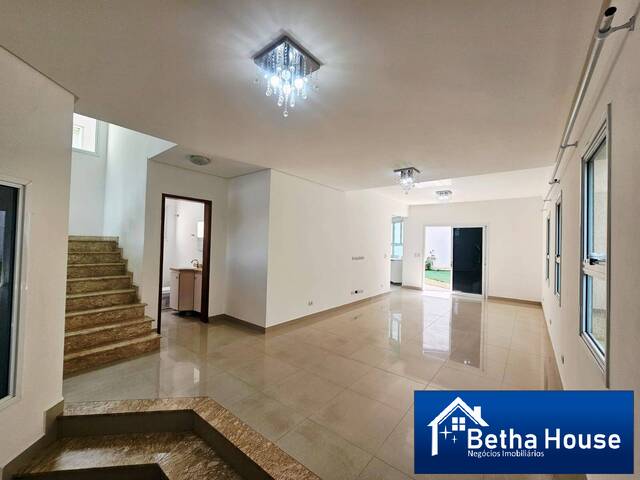 #2692 - Casa para Locação em Jandira - SP
